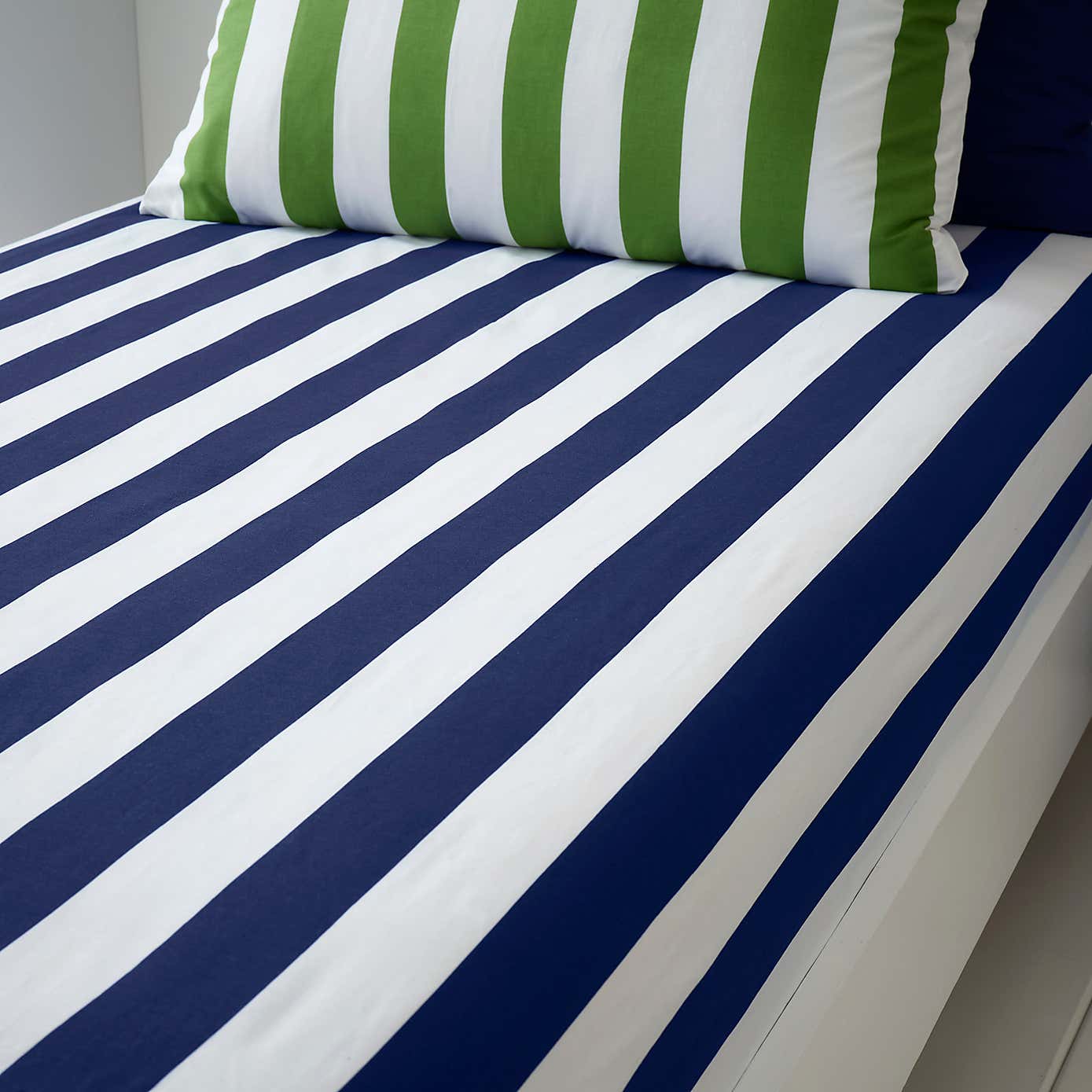 Carousel zoom image position 2 of 3