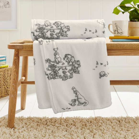 Disney Winnie the Pooh Watercolour Throw 120cm x 150cm