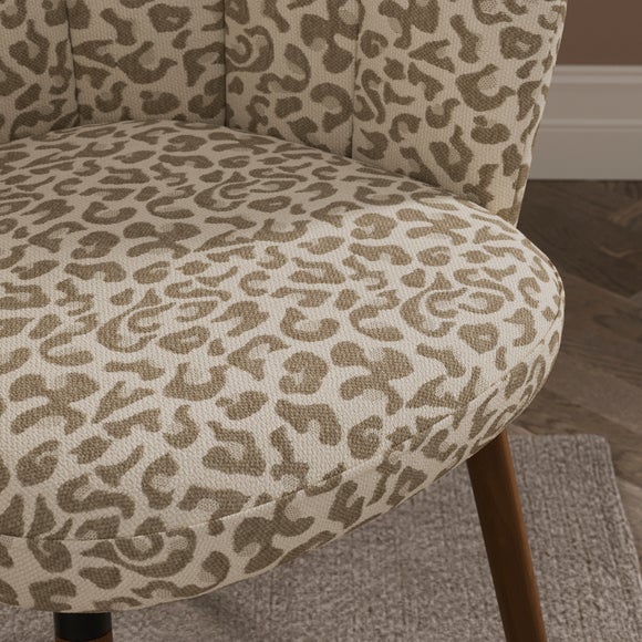 Carousel navigation image position 3 of 8