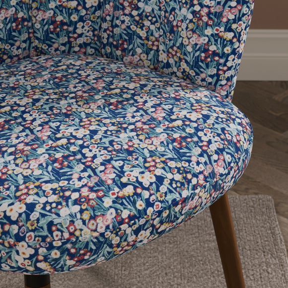 Carousel navigation image position 3 of 7