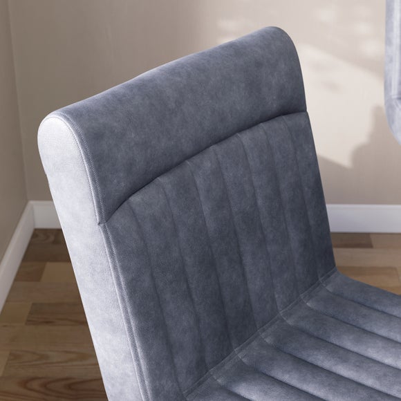 Carousel navigation image position 3 of 8