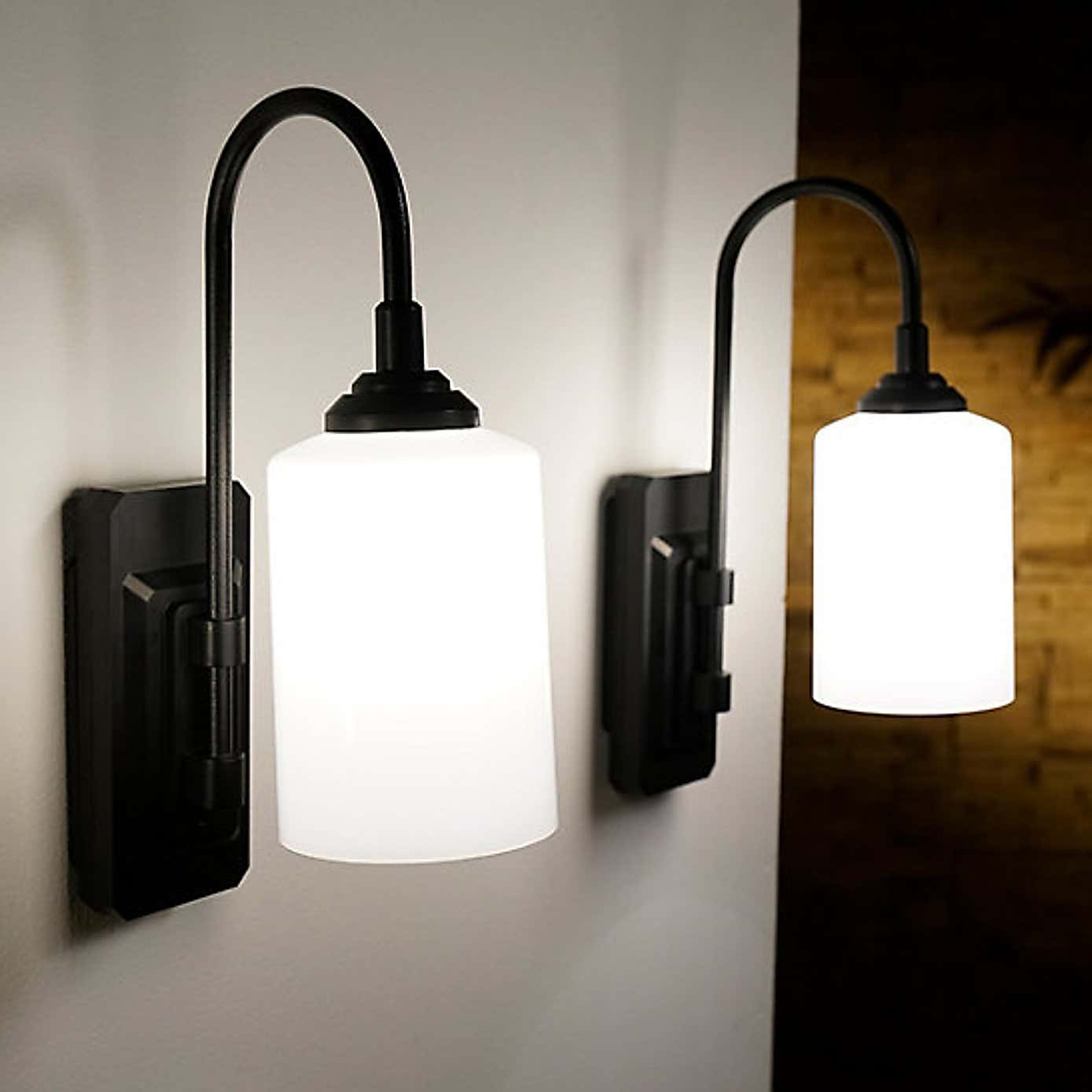 Carousel zoom image position 3 of 4