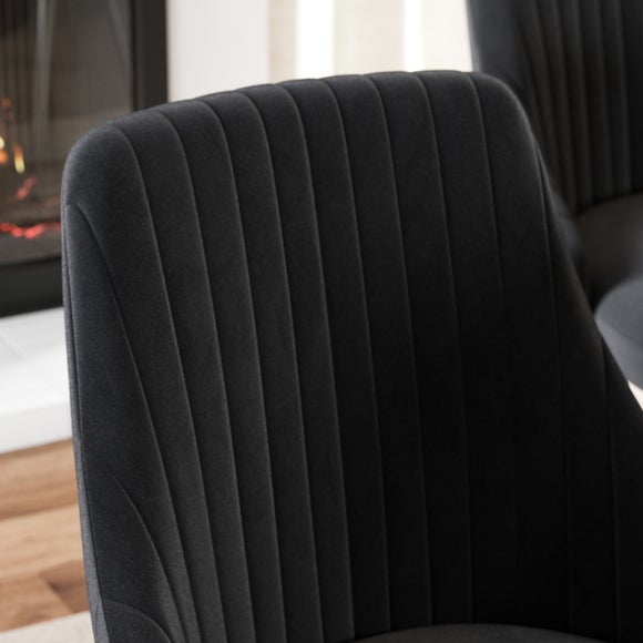 Carousel navigation image position 3 of 8