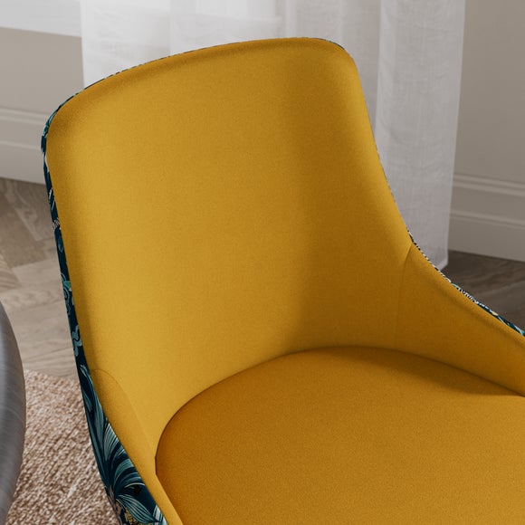 Carousel navigation image position 4 of 9