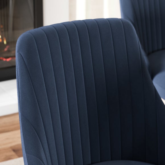 Carousel navigation image position 3 of 8