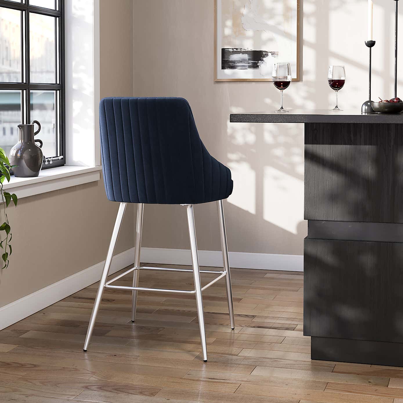 Carousel zoom image position 2 of 8