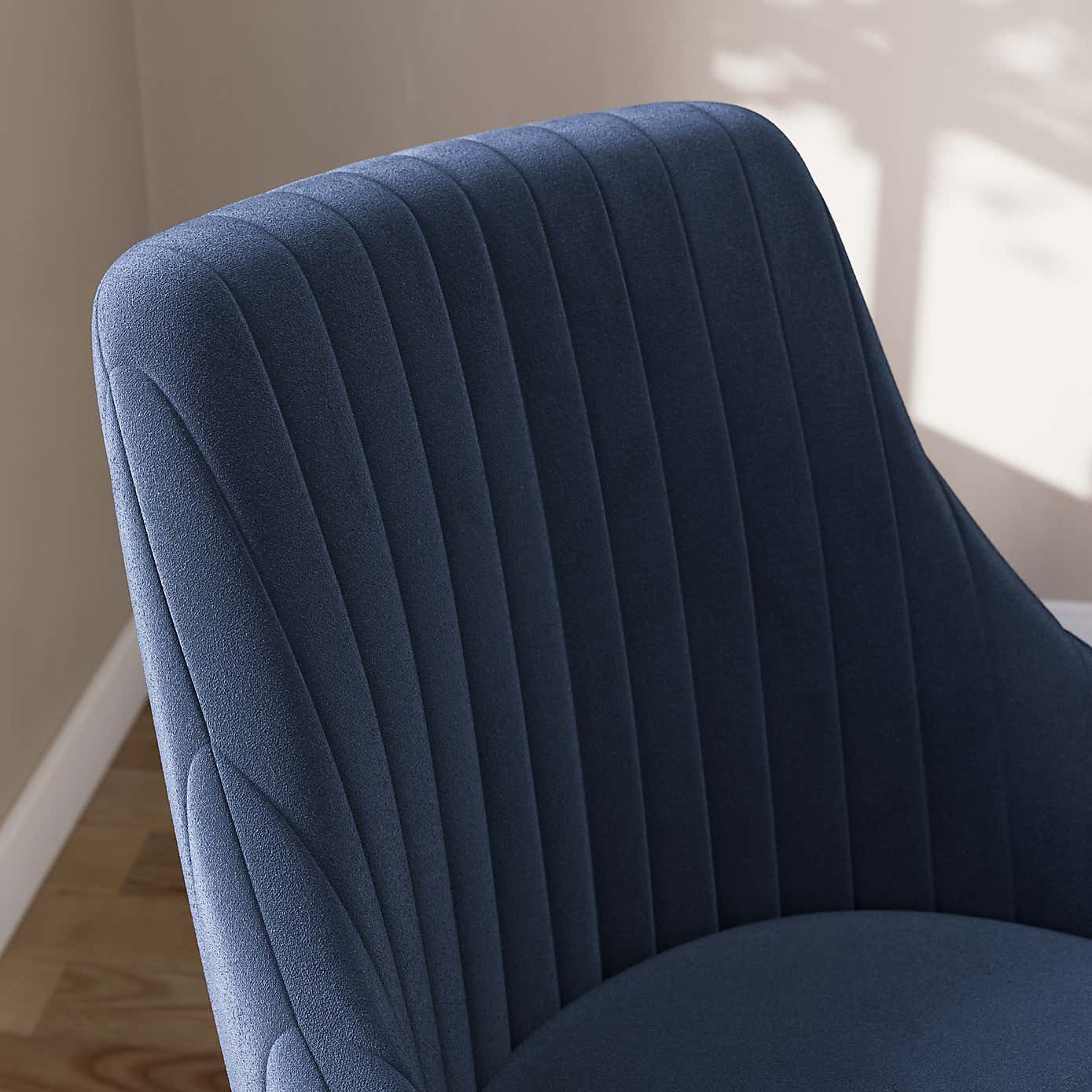 Carousel zoom image position 3 of 8