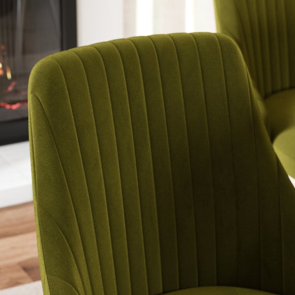 Carousel navigation image position 3 of 8