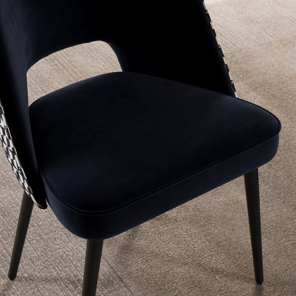 Carousel navigation image position 4 of 8