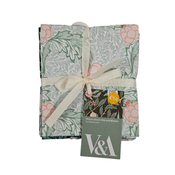 View V&a William Morris Arts And Blooms Fat Quarter Pack View V&a William Morris Arts And Blooms Fat Quarter Pack