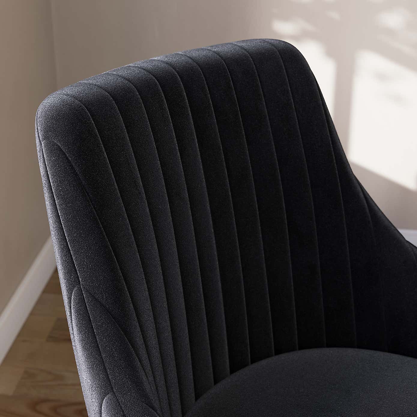 Carousel zoom image position 3 of 8