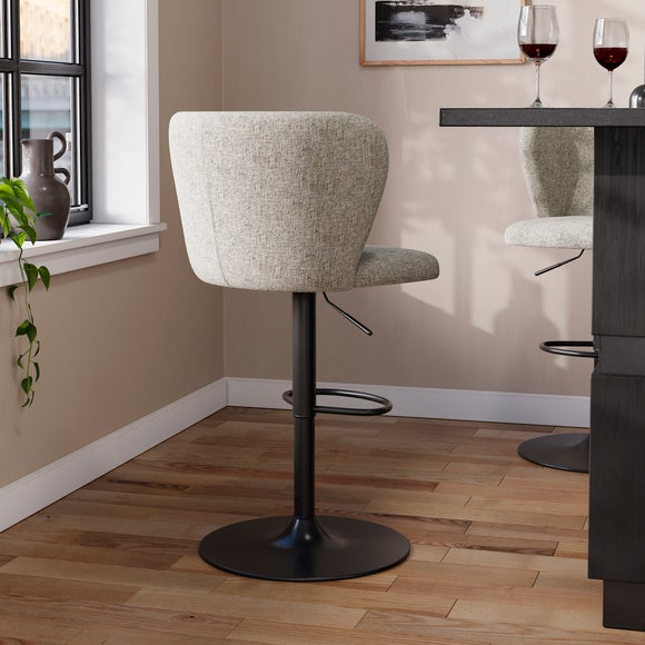 Carousel navigation image position 4 of 7