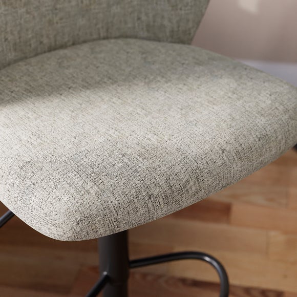 Carousel navigation image position 5 of 7