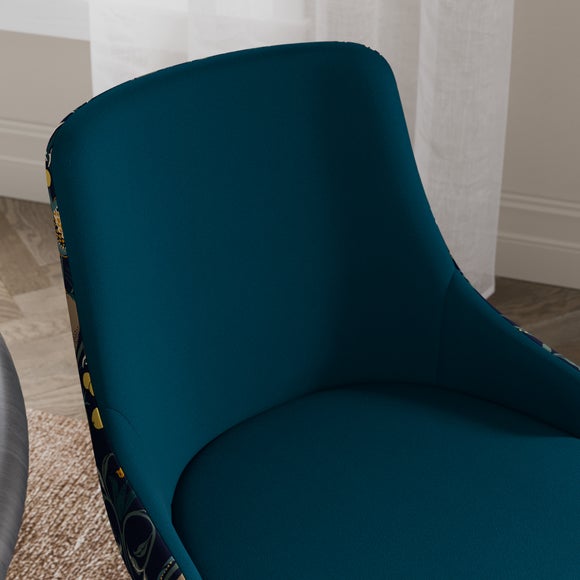 Carousel navigation image position 4 of 9