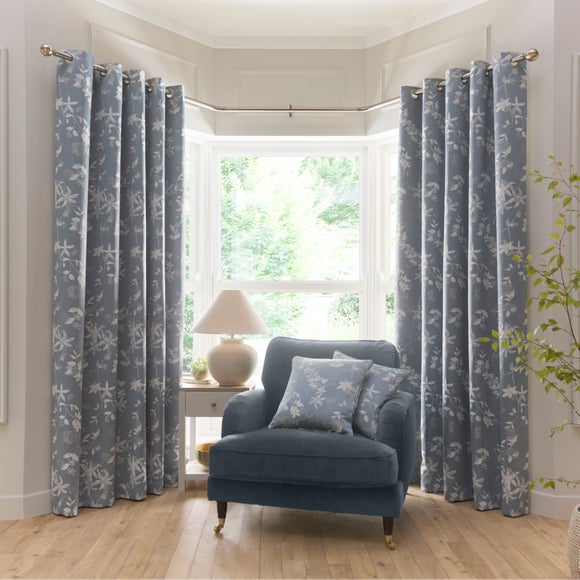 Carousel navigation image position 2 of 7