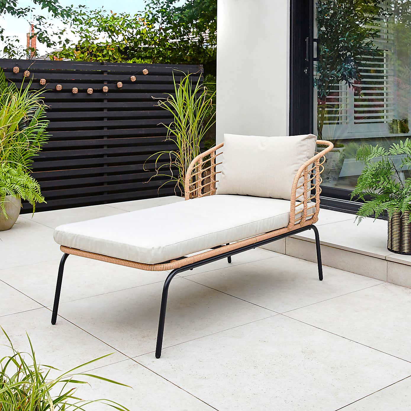 Carousel zoom image position 2 of 4