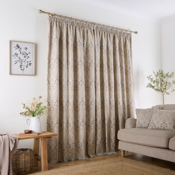 Carousel navigation image position 4 of 8