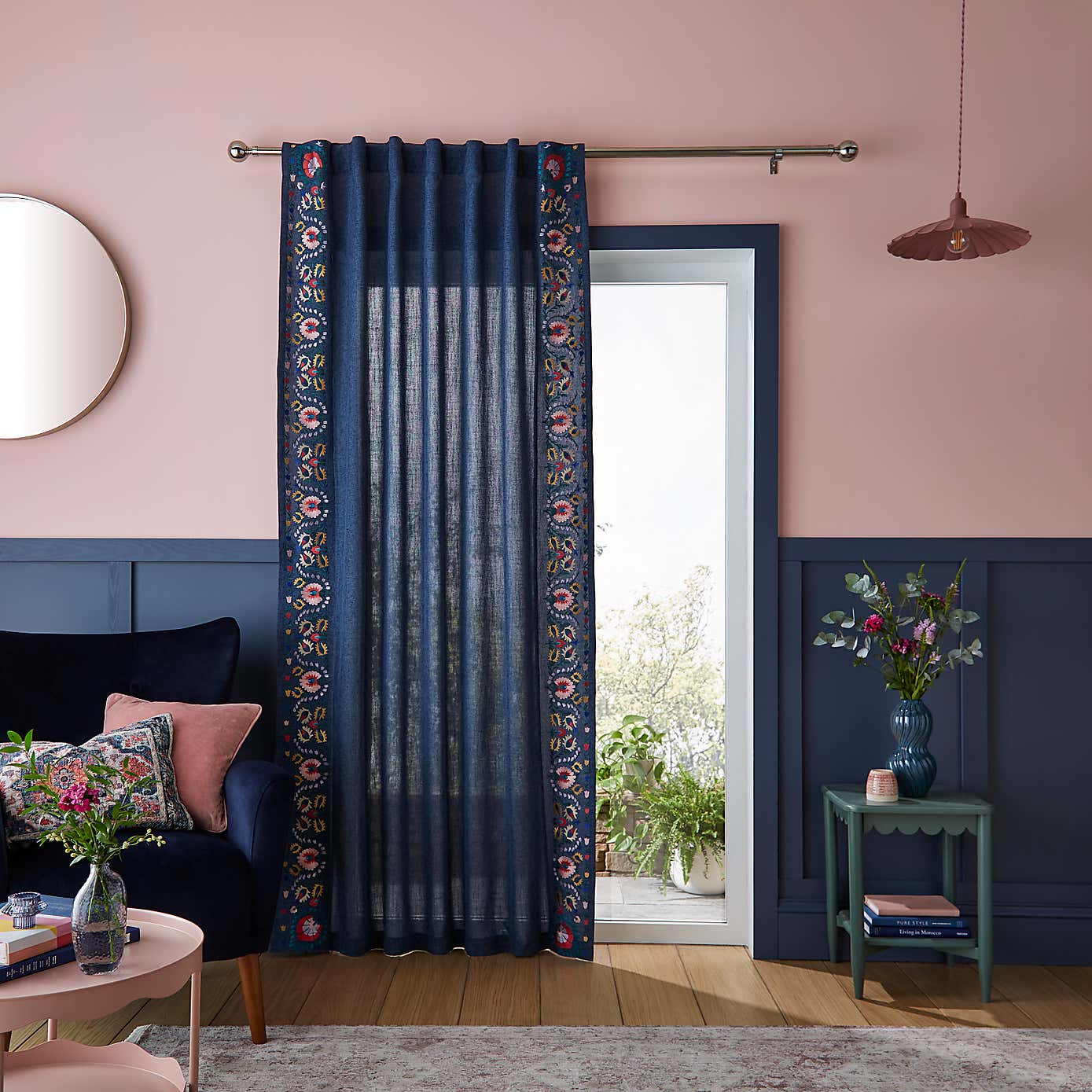 Carousel zoom image position 2 of 5