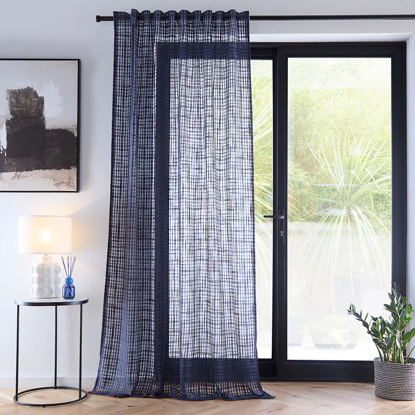 Carousel zoom image position 2 of 3