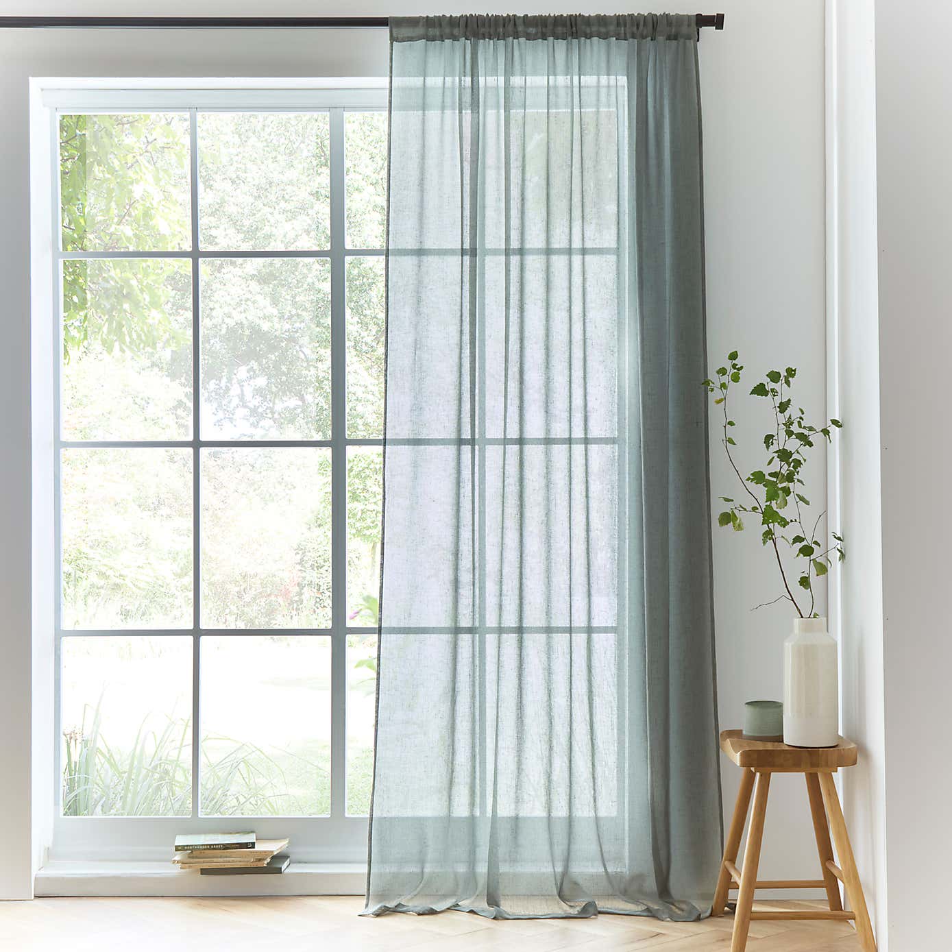 Carousel zoom image position 2 of 3