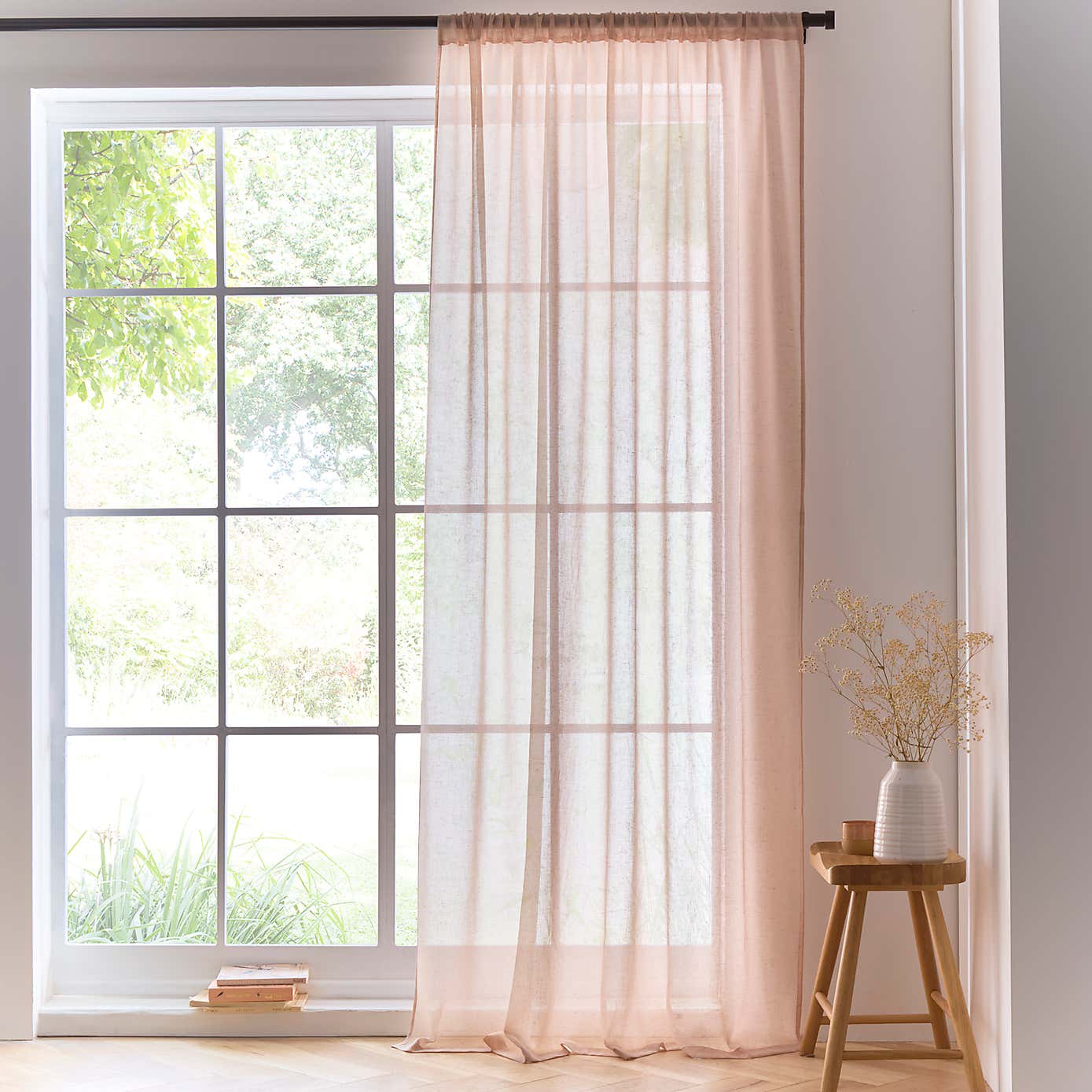 Carousel zoom image position 2 of 3