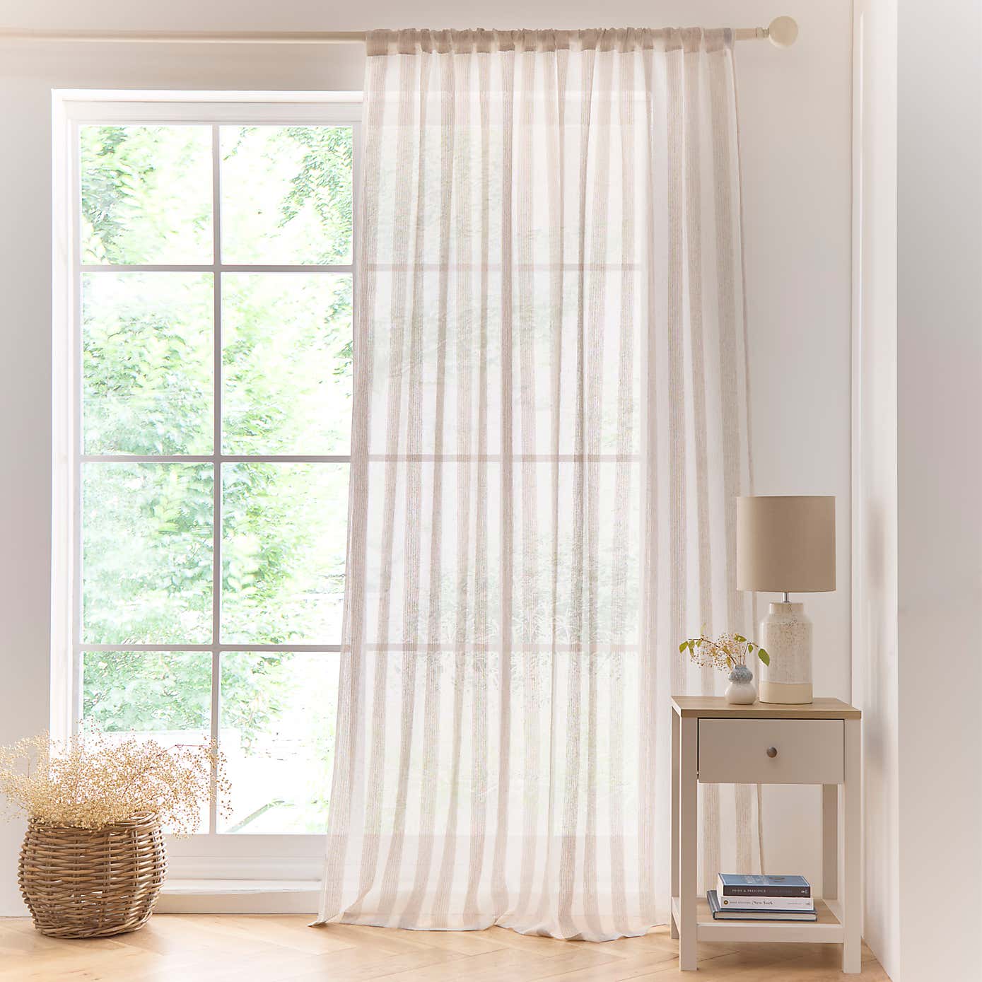 Carousel zoom image position 2 of 3