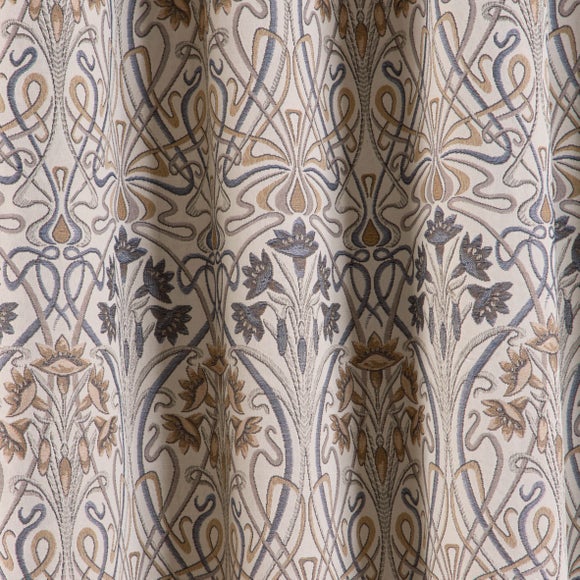 Carousel navigation image position 3 of 8