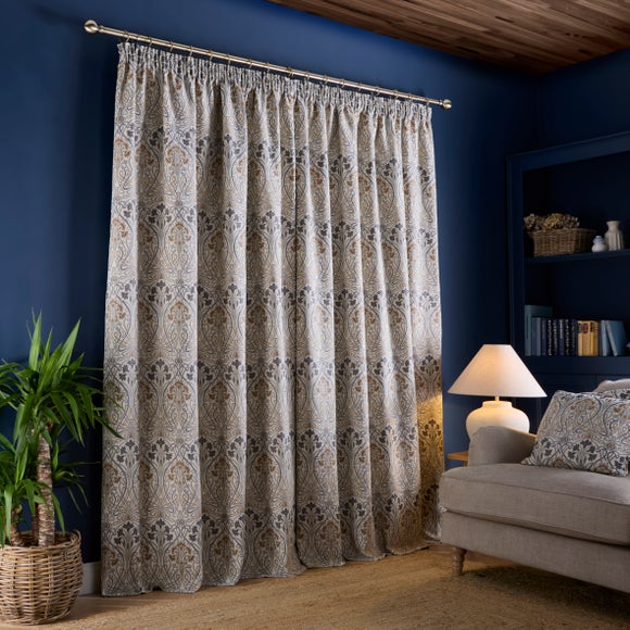 Carousel navigation image position 4 of 8