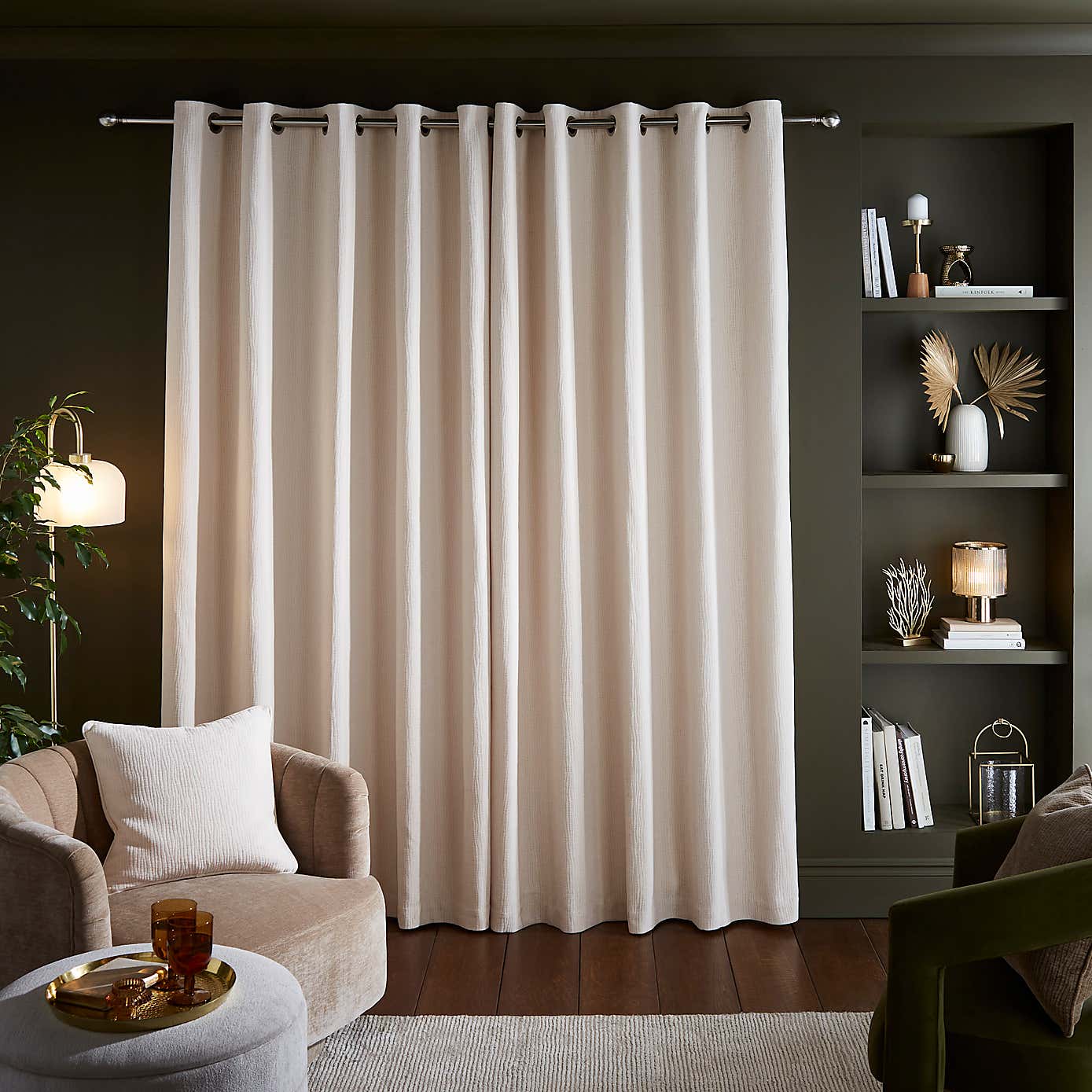 Carousel zoom image position 4 of 5