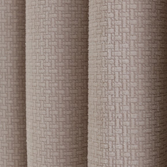 Carousel navigation image position 3 of 7