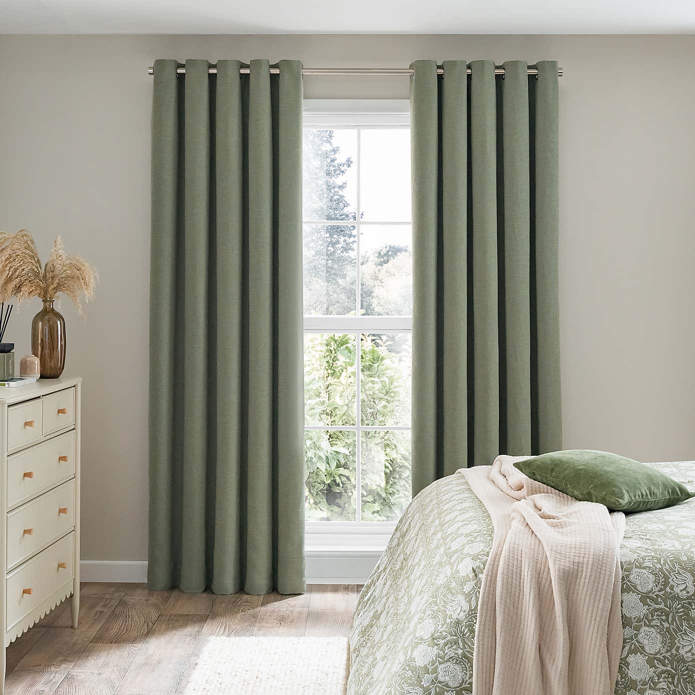 Carousel zoom image position 2 of 6