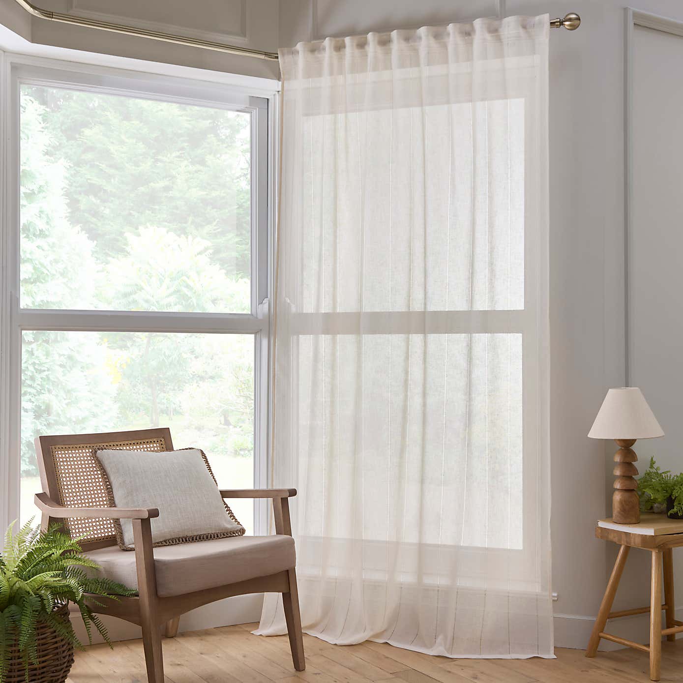 Carousel zoom image position 2 of 4