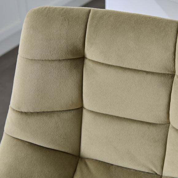 Carousel navigation image position 4 of 7