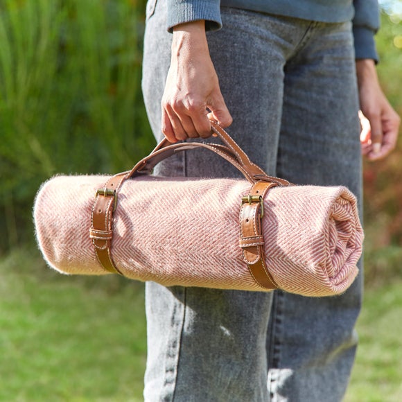 Carousel navigation image position 5 of 5