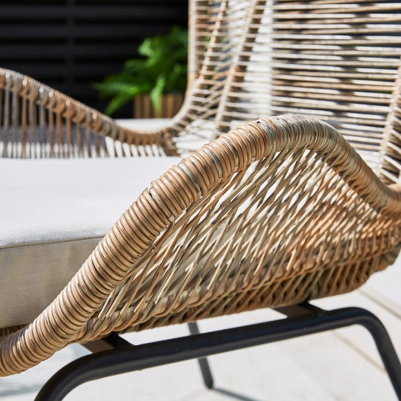 Carousel navigation image position 4 of 7