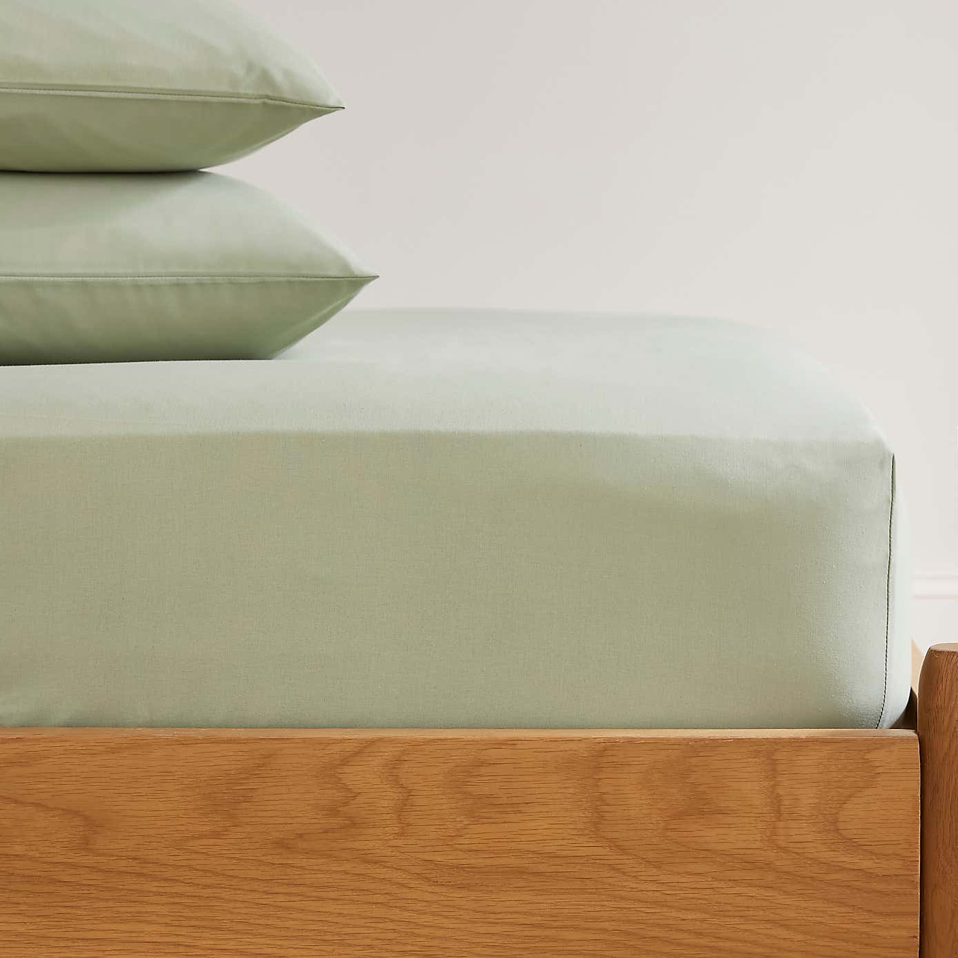 Carousel zoom image position 3 of 3