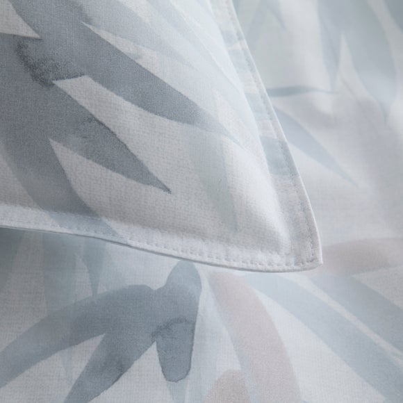 Carousel navigation image position 4 of 8