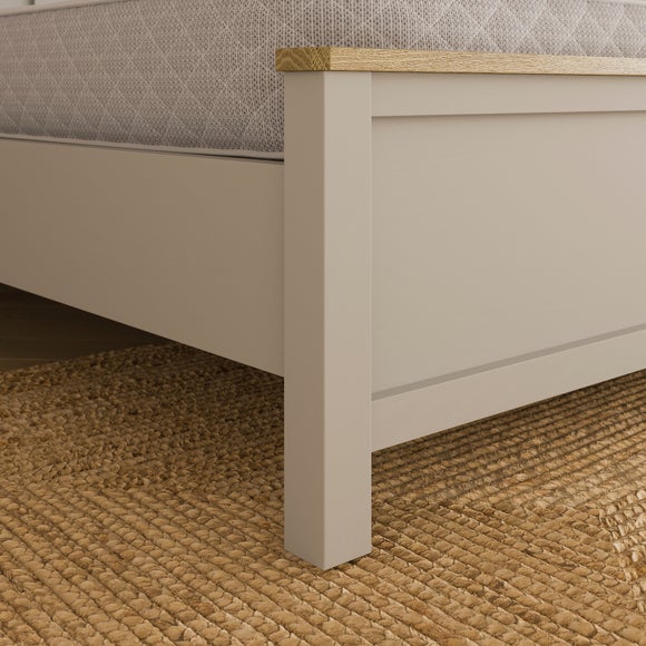 Carousel navigation image position 3 of 8