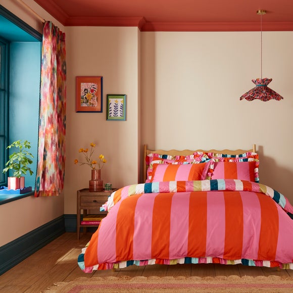 Carousel navigation image position 2 of 3