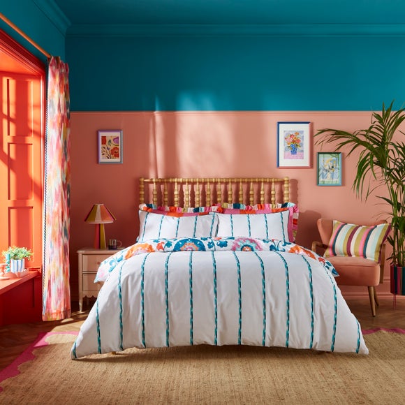 Carousel navigation image position 3 of 7