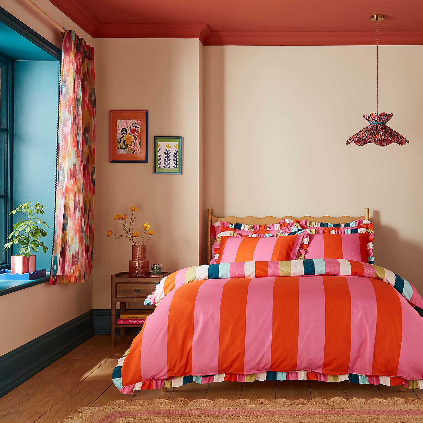 Carousel zoom image position 2 of 3