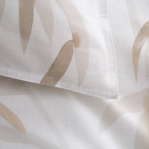 Carousel navigation image position 4 of 7