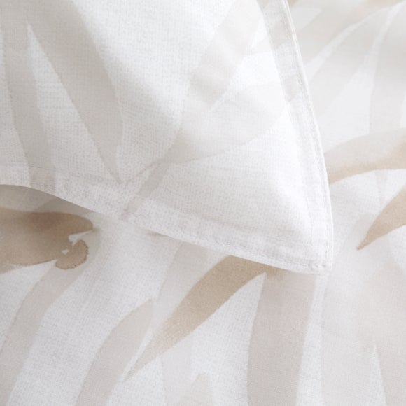 Carousel navigation image position 5 of 7