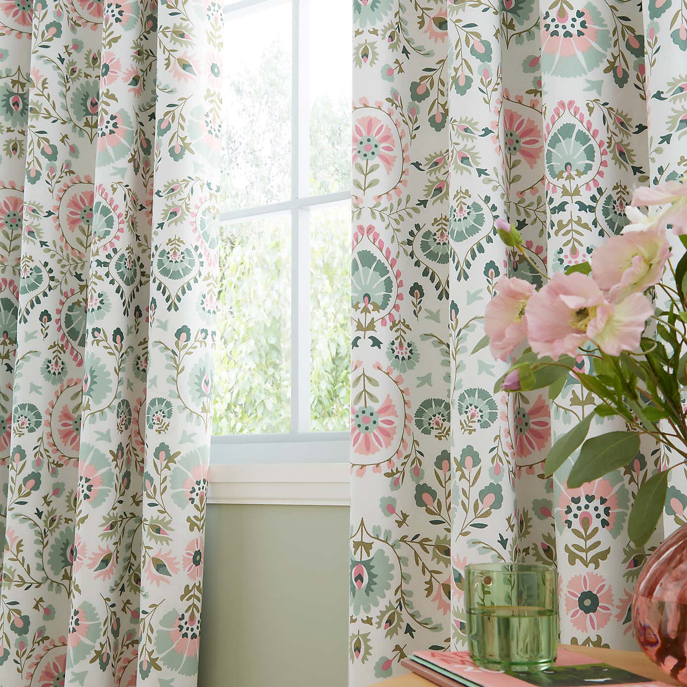 Carousel zoom image position 1 of 2