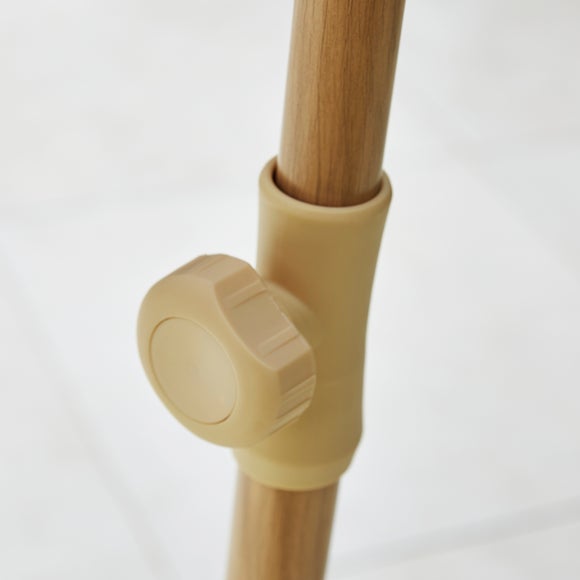 Carousel navigation image position 4 of 6