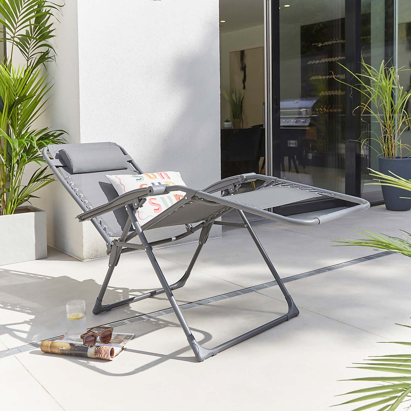 Carousel zoom image position 2 of 6