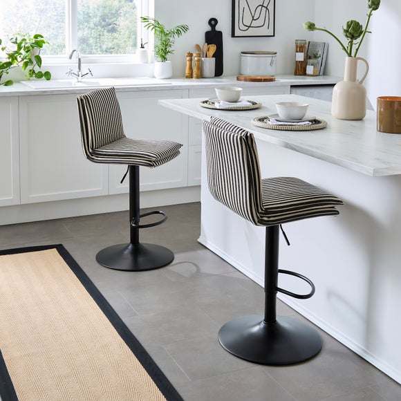 Carousel navigation image position 2 of 7