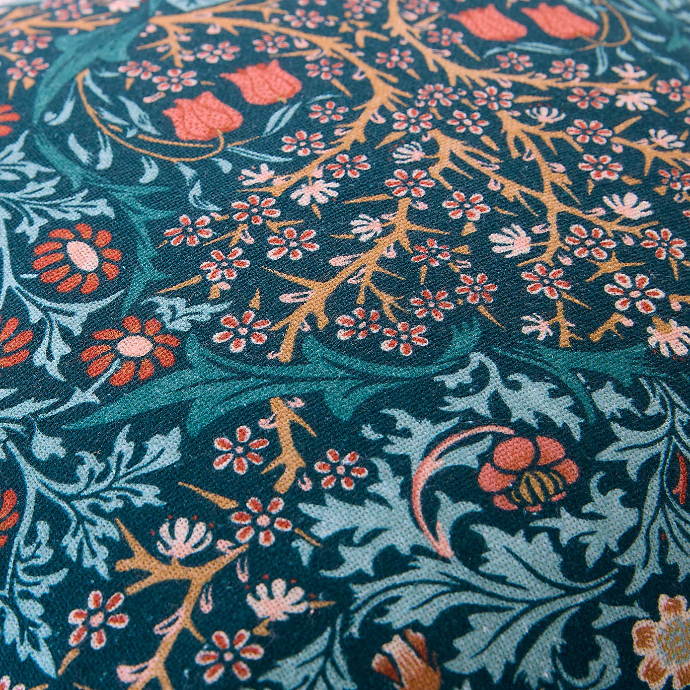 Carousel zoom image position 2 of 7