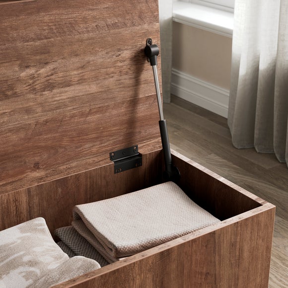 Carousel navigation image position 3 of 8