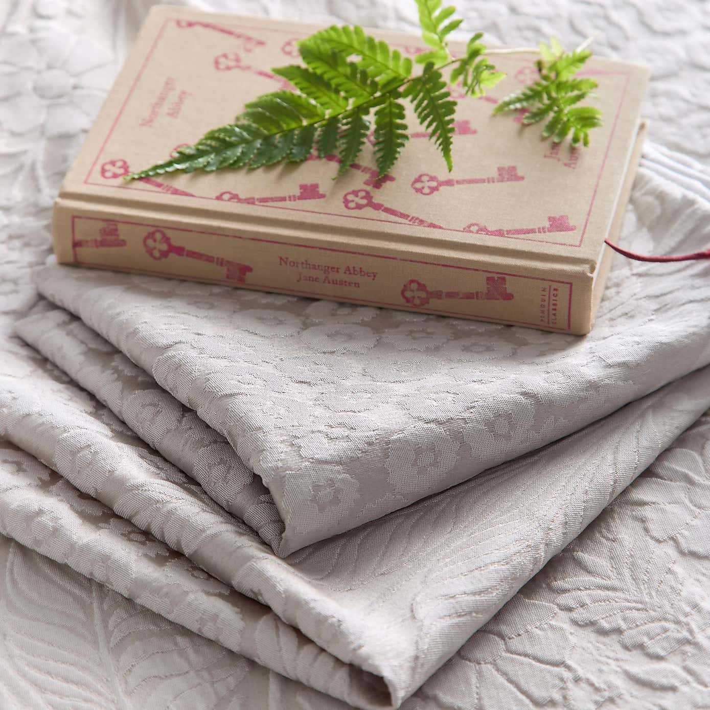 Carousel zoom image position 4 of 5